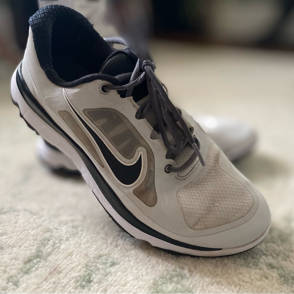 Nike Mens golf shoes